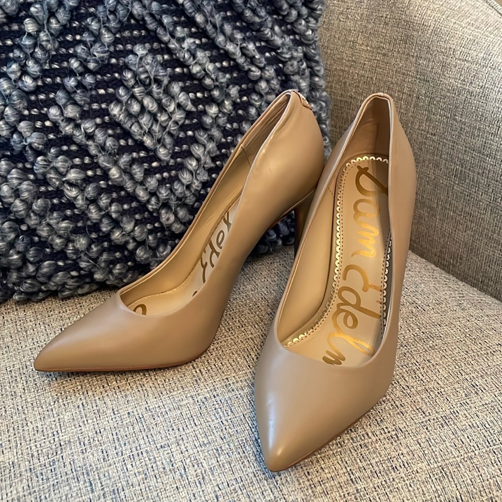 Sam Edelman Women’s Hazel Pump, Soft Beige, Tan, Off White - Size 7 Medium